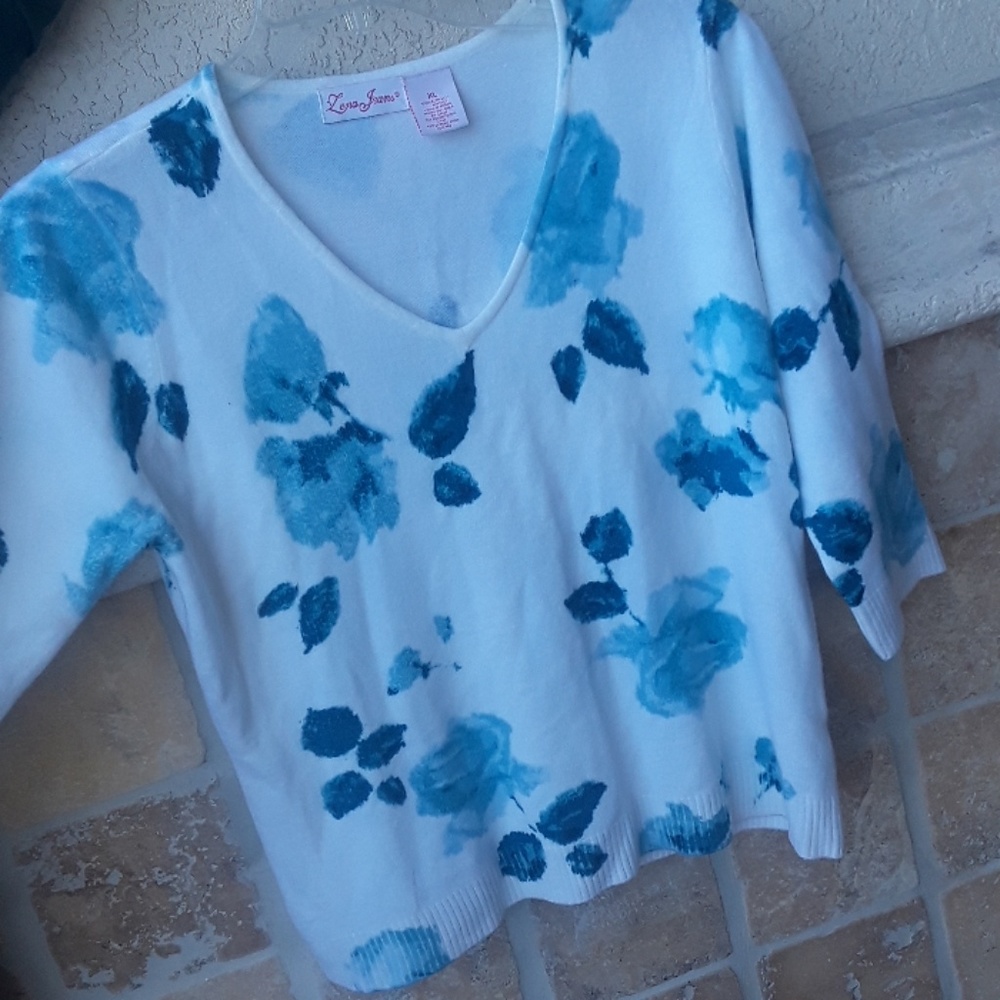 NWOT. Lena jeans pullover extra large